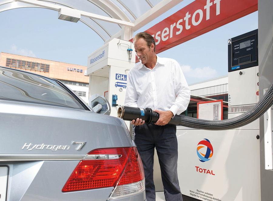 BMW Hydrogen 7 2006 года  (фото 17 из 73)